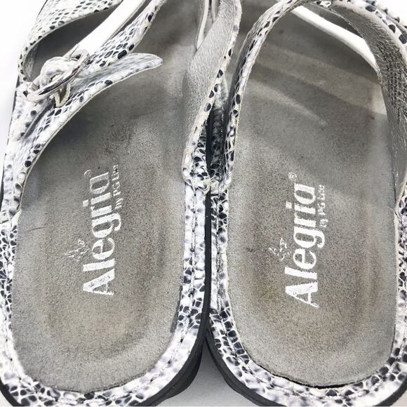 Alegria COLETTE White Metallic Silver Reptile Strappy Support Slide Sandals - Picture 12 of 16